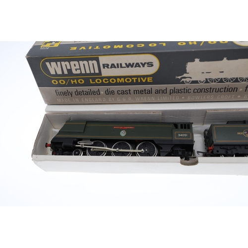 636 - WRENN BOXED LOCOMOTIVE - WINSTON CHURCHILL. A boxed W2265 Winston Churchill, 34051 4-6-2 locomotive ... 