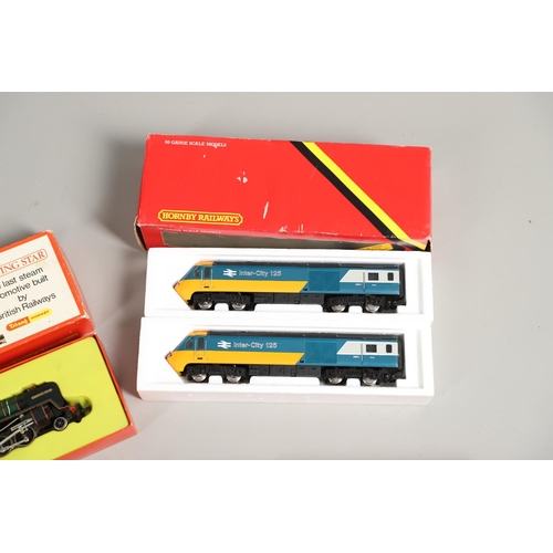 638 - HORNBY DUBLO BOXED LOCOMOTIVE & OTHER ITEMS. A mixed lot including a Hornby Dublo 2224 LMR loco and ... 