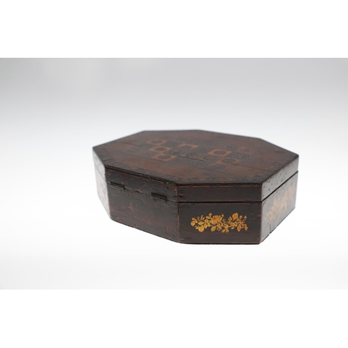 653 - VICTORIAN TUNBRIDGE WARE BOXES & OTHER ITEMS. A mixed lot including a variety of small lidded boxes,... 