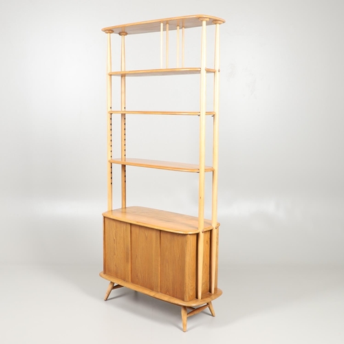 669 - LARGE ERCOL VINTAGE 'GIRAFFE' ROOM DIVIDER. A light elm and beech room divider, with two adjustable ... 