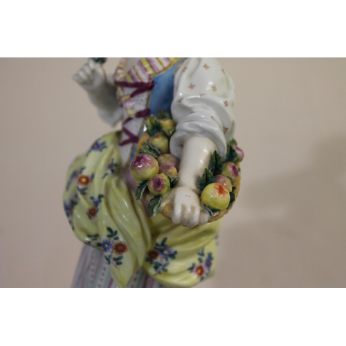 792 - A PAIR OF MEISSEN PORCELAIN FIGURES OF A LADY AND GENTLEMAN. A pair of Meissen figures, including a ... 