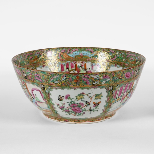 830 - LARGE 19THC CHINESE CANTONESE BOWL & WOODEN STAND. A large 19thc Chinese Cantonese bowl, the interio... 