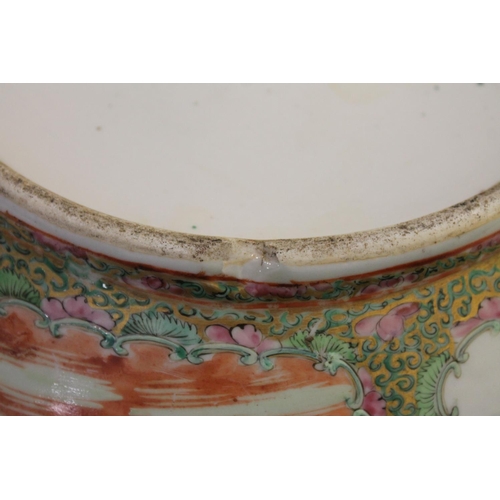 830 - LARGE 19THC CHINESE CANTONESE BOWL & WOODEN STAND. A large 19thc Chinese Cantonese bowl, the interio... 