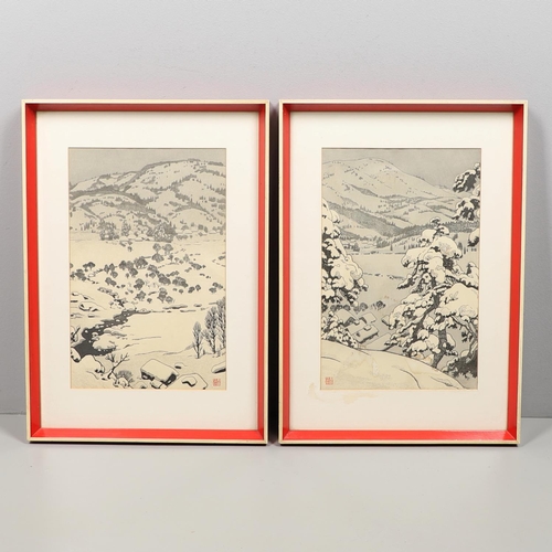 875 - TWO JAPANESE WOODBLOCK PRINTS - TOSHI YOSHIDA (1911-1995). Two framed woodblock prints of 'Snow Coun... 