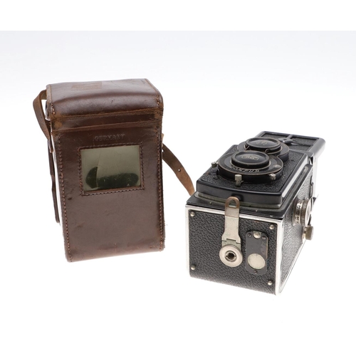 592 - VINTAGE ROLLEIFLEX CAMERA & ACCESSORIES. A Rolleiflex Franke & Heidecke twin lens Compur Camera with... 