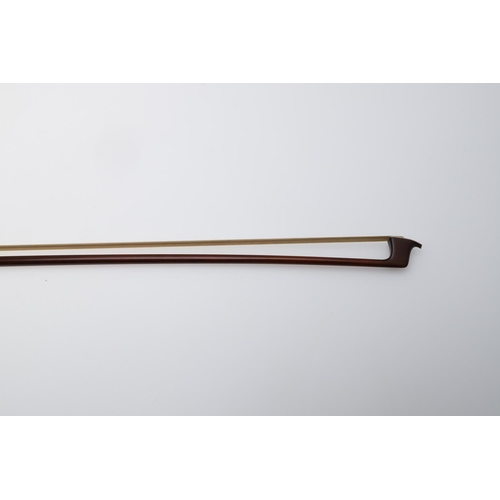 616 - ANTIQUE VIOLIN BOW - DODD. A violin bow by Dodd, the round stick with octagonal terminal, ebony frog... 