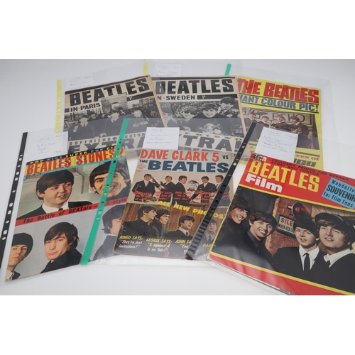 637 - 'THE BEATLES' - VARIOUS COLLECTABLES INCLUDING TALC, RECORDS & BOOKS. A mixed group of collectables ... 