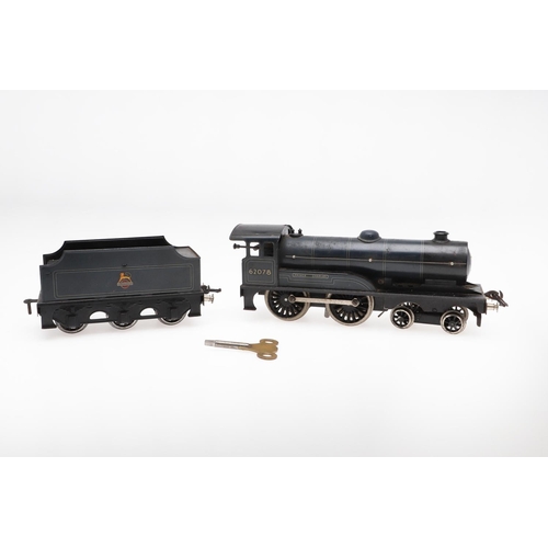 650 - BASSETT-LOWKE 0 GAUGE CLOCKWORK LOCOMOTIVE & TENDER 'PRINCE CHARLES', COACHES & ACCESSORIES. A clock... 