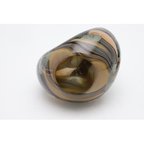 775 - AMERICAN GLASS PAPERWEIGHTS - INCLUDING SCHUSTER & GLASS EYE STUDIO. Various paperweights including ... 