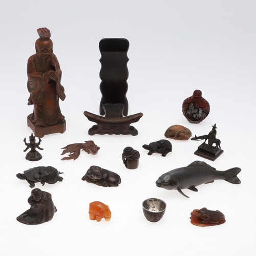 849 - CHINESE & JAPANESE ITEMS - INCLUDING NETSUKE & SNUFF BOTTLE. A mixed lot including a lacquer snuff b... 