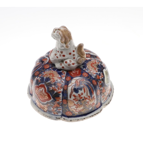 859 - JAPANESE IMARI - LIDDED KORO & OTHER ITEMS. A large lidded koro with Dog of Fo finial and supported ... 