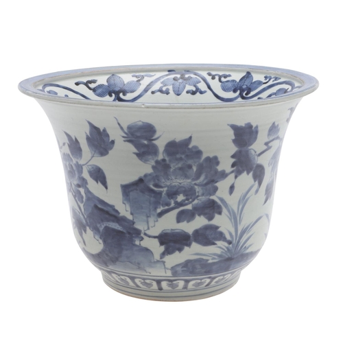 868 - EARLY JAPANESE ARITA PORCELAIN JARDINIERE. Circa 1690-1700, a large blue and white porcelain jardini... 