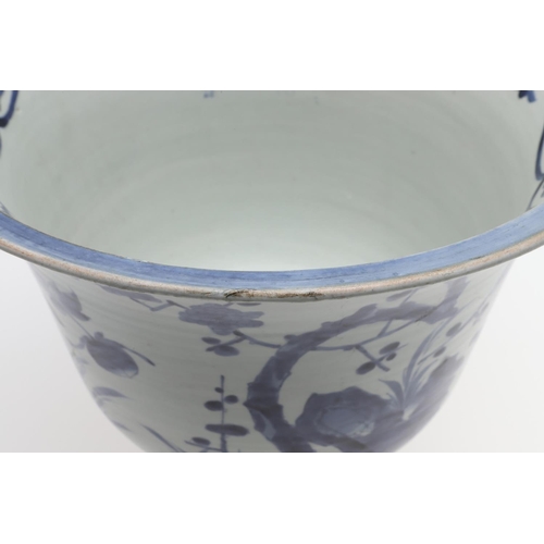 868 - EARLY JAPANESE ARITA PORCELAIN JARDINIERE. Circa 1690-1700, a large blue and white porcelain jardini... 