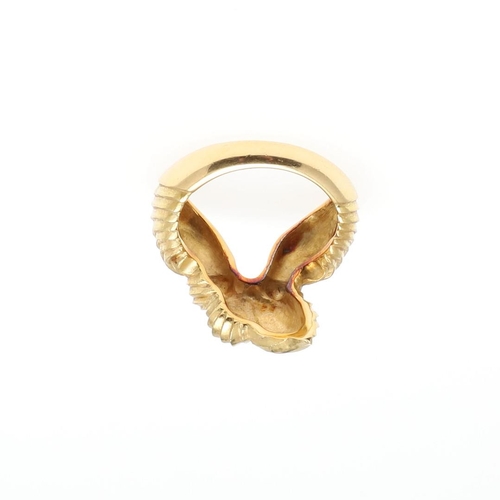 1058 - AN 18CT GOLD BOW RING. with ridged decoration, hallmarked for London 1970, 14.5 grams. Size M 1/2.  ... 