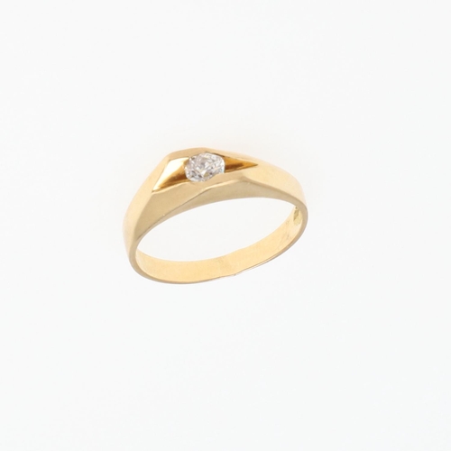 1076 - AN 18CT GOLD AND DIAMOND ABSTRACT RING. mounted with an oval-shaped diamond, 2.5 grams. Size P 1/2. ... 