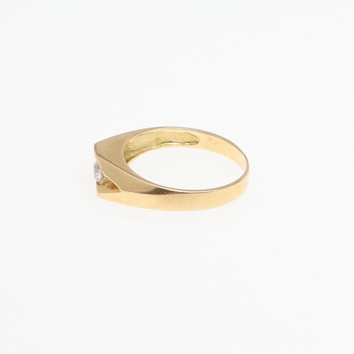 1076 - AN 18CT GOLD AND DIAMOND ABSTRACT RING. mounted with an oval-shaped diamond, 2.5 grams. Size P 1/2. ... 