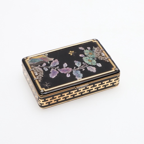 1316 - CARTIER. AN ART DECO LAC BURGAUTE, DIAMOND AND 18CT GOLD VANITY CASE. the shell inlay decoration dep... 