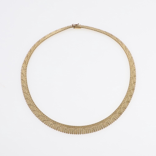 944 - A 9CT GOLD COLLAR NECKLACE. with engraved decoration and concealed clasp, 43cm long, 22.8 grams.  *C... 