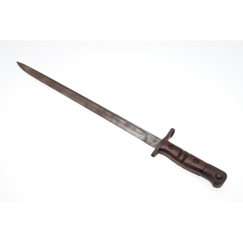 111 - A 1913 PATTERN FIRST WORLD WAR REMINGTON TYPE BAYONET AND SCABBARD. With a 43cm single edged fullere... 