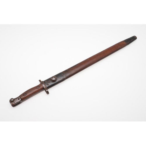 117 - A FIRST WORLD WAR 1907 PATTERN BAYONET AND SCABBARD. With a 43cm single edged fullered blade, the ri... 