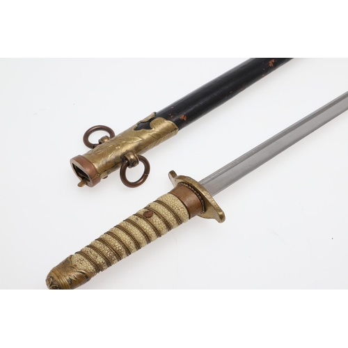 131 - A SECOND WORLD WAR JAPANESE NAVAL OFFICERS DAGGER AND SCABBARD. A Second World War Japanese Naval Of... 