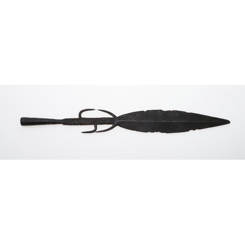 141 - AN AFRICAN DECORATED SPEAR HEAD AND A SMALL INDIAN TYPE KNIFE. With a leaf shaped point on a decorat... 