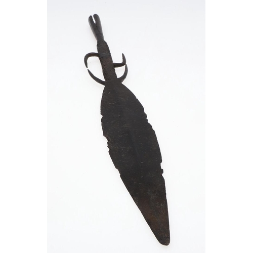 141 - AN AFRICAN DECORATED SPEAR HEAD AND A SMALL INDIAN TYPE KNIFE. With a leaf shaped point on a decorat... 