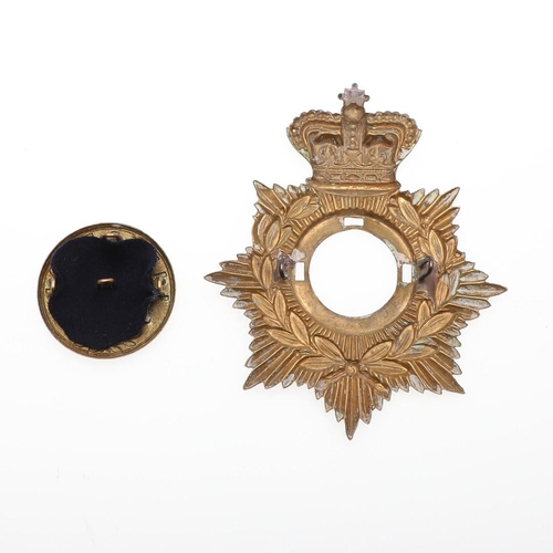 156 - A VICTORIAN KING'S LIVERPOOL REGIMENT HELMET PLATE. A Liverpool Regiment Helmet plate c.1889-1901, s... 