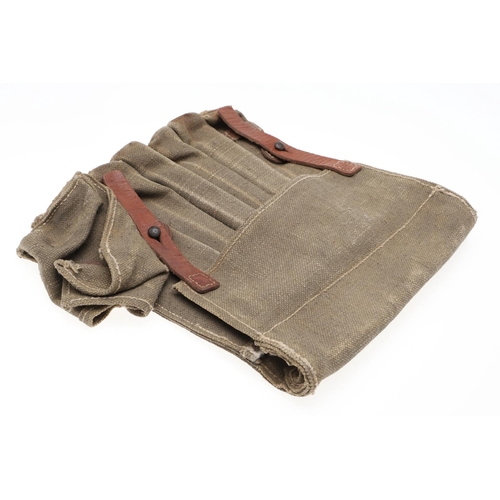 176 - A SECOND WORLD WAR GERMAN AMMUNITION POUCH. A German ammunition pouch for six sub-machine gun magazi... 