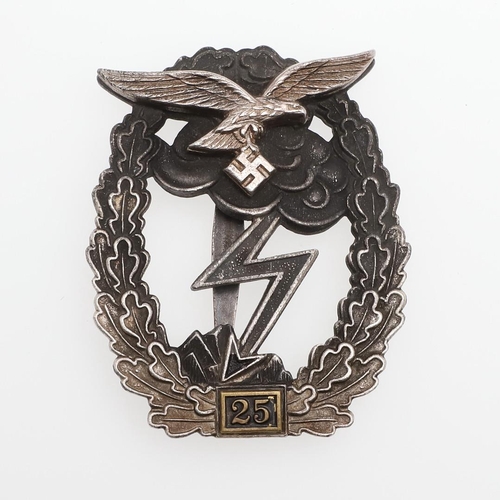 196 - A GERMAN LUFTWAFFE GROUND COMBAT BADGE FOR 25 ENGAGEMENTS. With a white metal eagle attached by thre... 