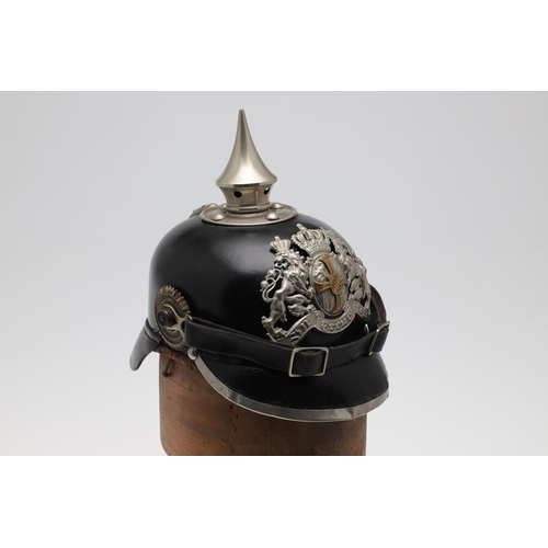 259 - AN IMPERIAL GERMAN BAVARIAN RESERVISTS PICKELHAUBE. A Pre- First World War Bavarian pickelhaube with... 