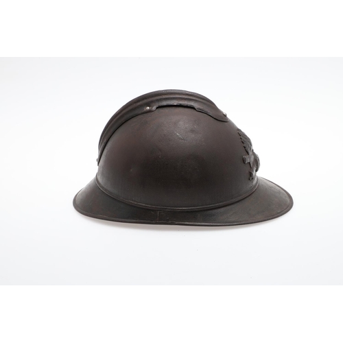 275 - A FRENCH FIRST WORLD WAR M15 ADRIAN STEEL HELMET. A Great War period French Artillery M15 pattern st... 