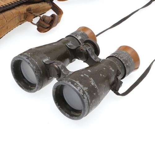 286 - A PAIR OF FIRST WORLD WAR GERMAN BINOCLUARS BY SPINDLER AND HOYER. A pair of binoculars marked 'Germ... 