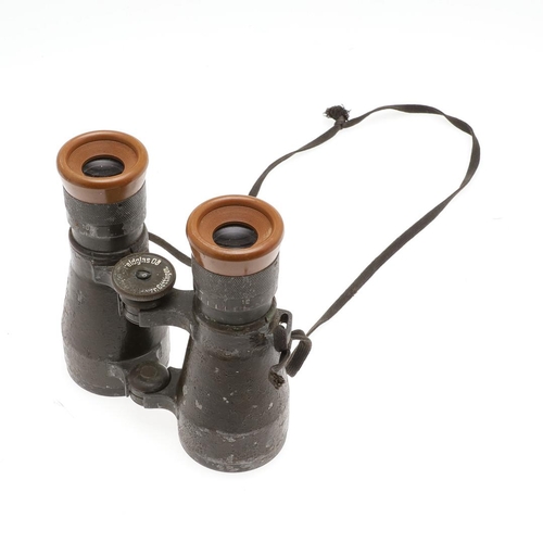 286 - A PAIR OF FIRST WORLD WAR GERMAN BINOCLUARS BY SPINDLER AND HOYER. A pair of binoculars marked 'Germ... 