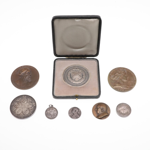 357 - A SMALL COLLECTION OF EARLY 20TH CENTURY HISTORIC MEDALS TO INCLUDE PRIZE MEDALS. A collection of me... 