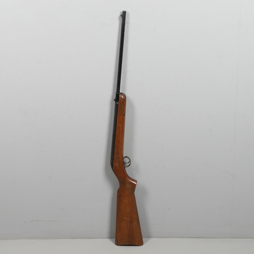 43 - A BSA 177 CADET AIR RIFLE. With a 38cm break barrel, marked to the top 'Birmingham Small Arms Co Ltd... 