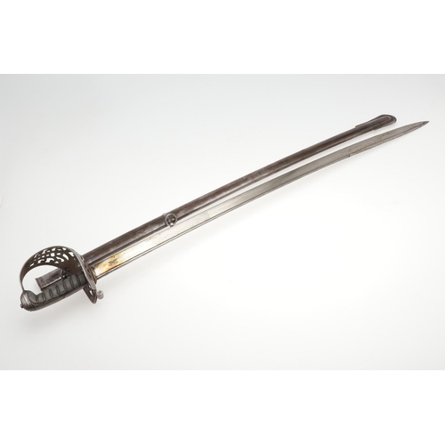 94 - A FINE 1821 PATTERN BALACLAVA PERIOD HEAVY CAVALRY OFFICER'S SWORD AND SCABBARD. With an 89cm long a... 