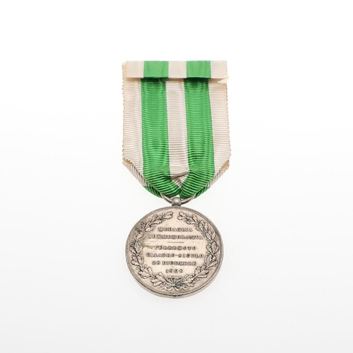 395 - A MESSINA EARTHQUAKE COMMEMORATIVE MEDAL. A Messina Earthquake Medal, obverse profile of King Victor... 