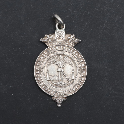 493 - A FIRST WORLD WAR SILVER CORNISH TRIBUTE MEDAL. A First World War tribute medal from the Borough of ... 