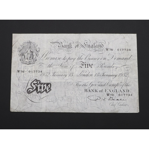 546 - FOUR BLACK AND WHITE SERIES FIVE POUND BANKNOTES. 1924-52. A Bank of England black and white series ... 