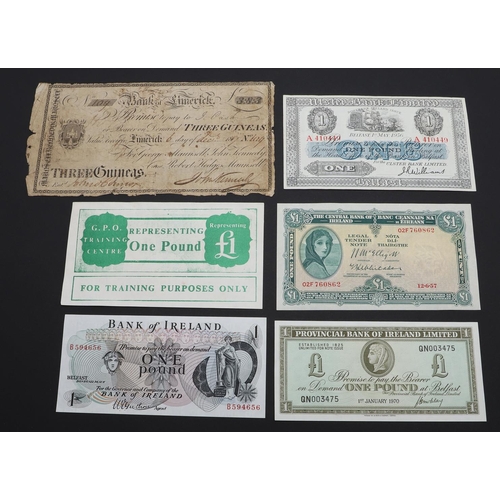 551 - A COLLECTION OF IRISH BANKNOTES TO INCLUDE A 1956 ULSTER BANK ONE POUND NOTE. A collection of fourte... 