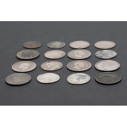 727 - A GEORGE II GROAT AND A COLLECTION OF SIMILAR SMALL SILVER. A collection of William III and later sm... 