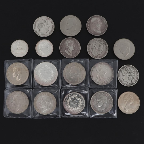 733 - A COLLECTION OF 20TH CENTURY CROWNS AND SIMILAR COINS. Two George V Crowns, 1935, George VI Crowns 1... 