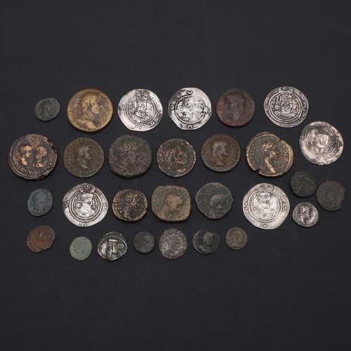 737 - A COLLECTION OF ANCIENT COINS TO INCLUDE ROMAN AND OTHERS. A collection of ancient coins to include ... 