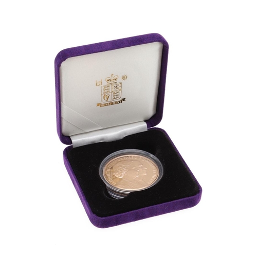 879 - A ROYAL MINT GOLD PROOF CROWN. 2007. A Royal Mint Gold Proof Crown celebrating the Diamond Wedding A... 