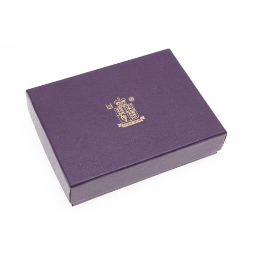 879 - A ROYAL MINT GOLD PROOF CROWN. 2007. A Royal Mint Gold Proof Crown celebrating the Diamond Wedding A... 