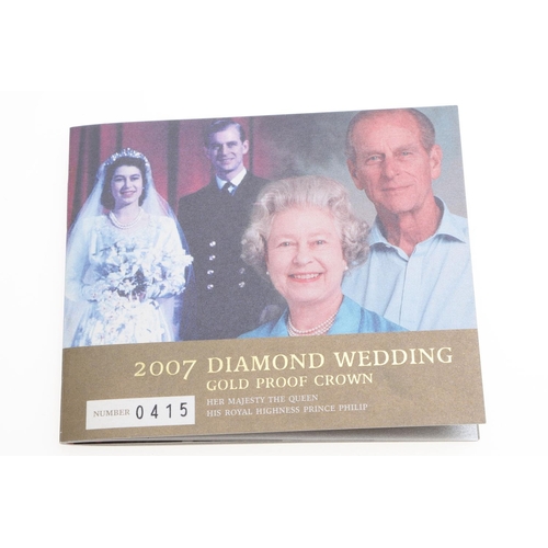 879 - A ROYAL MINT GOLD PROOF CROWN. 2007. A Royal Mint Gold Proof Crown celebrating the Diamond Wedding A... 