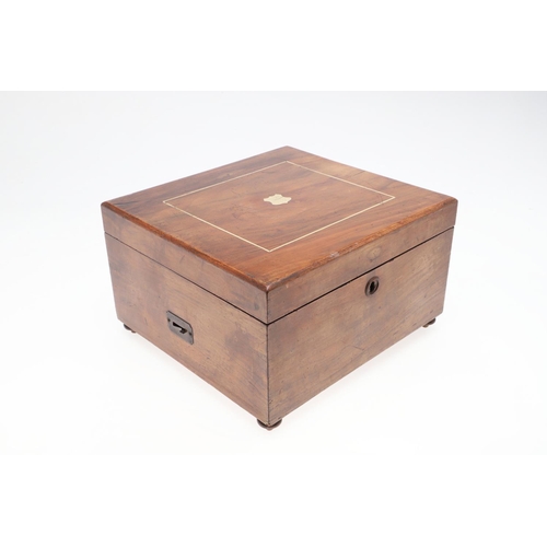 561 - A LATE 19TH CENTURY WALNUT CASED POLYTHON. A late 19thc Walnut cased polython, with a serial number ... 