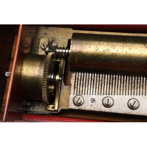 563 - LARGE VICTORIAN MUSIC BOX - 8 AIR. A Victorian music box with a 8 air movement, with start/stop and ... 