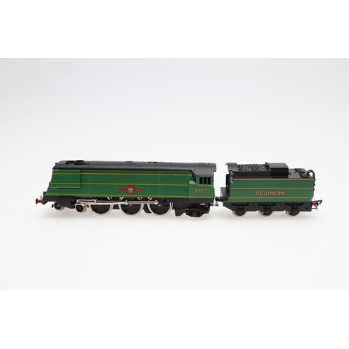 572 - WRENN BOXED 00 GAUGE LOCOMOTIVE - CANADIAN PACIFIC. A boxed W2290 Southern Bullied Canadian Pacific,... 